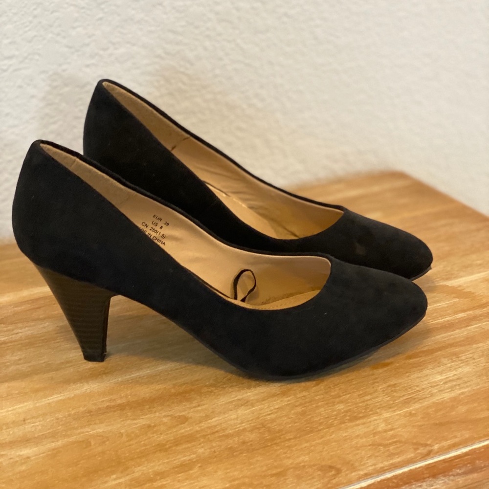 Black pump heels
